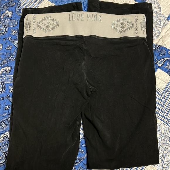 Yoga pants by PINK - Picture 2 of 5